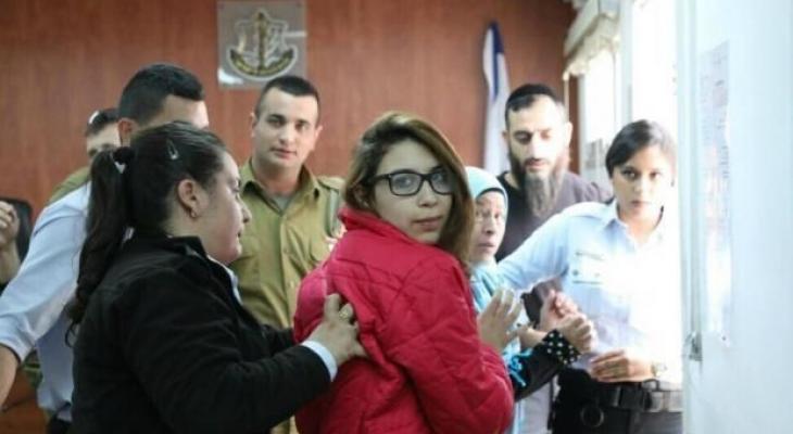 "نور التميمي" تكشف تفاصيل ما حدث معها خلال فترة اعتقالها