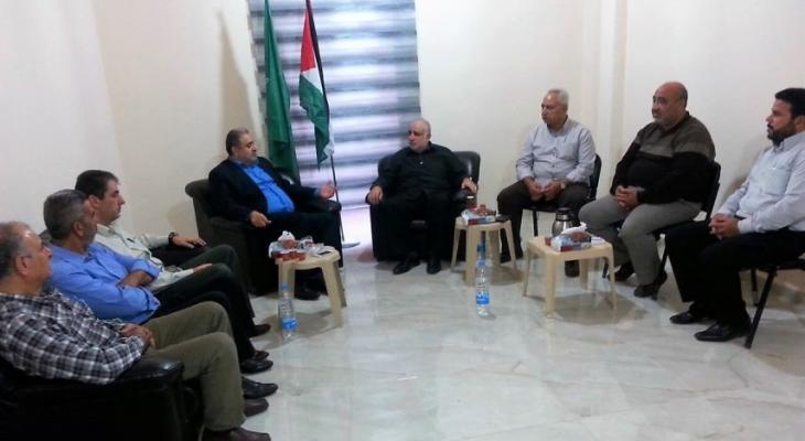 حماس تستقبل وفدا من فتح في منطقة صيدا ومخيماتها.jpg