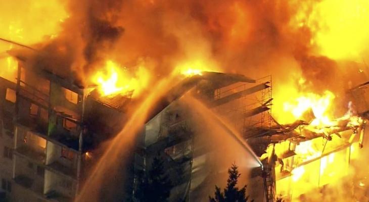 نشوب حريق هائل في جزيرة إيفيا اليونانية وعمليات إخلاء