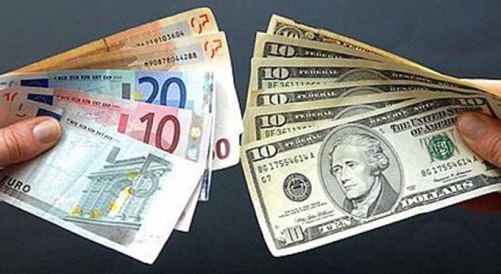 "اليورو" يهوي و"الدولار" يسجل أفضل أداء في ستة أشهر
