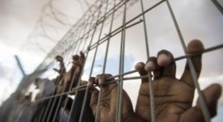 الصليب الأحمر: إدارة السجون تدخل الملابس الشتوية لأسرى جنين في "مجدو"