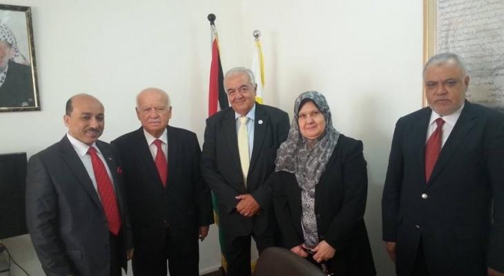 وزراء غزة يبحثون سُبل الحد من معاناة سكان القطاع