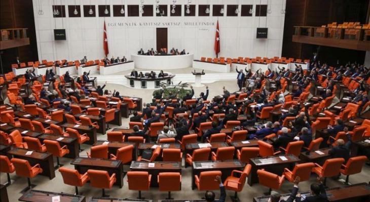 برلمان تركيا يقرّ الانتخابات وأردوغان مرشح للرئاسة