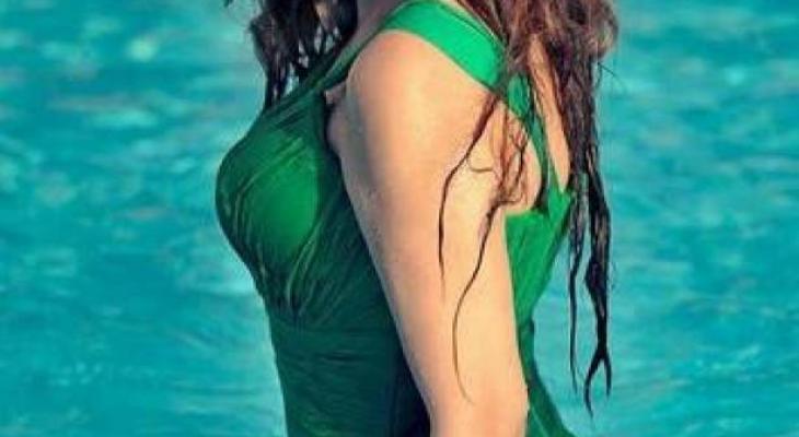 بالصورة : بعد خروج زوجها من السجن.. مي كساب ترتدي الحجاب!