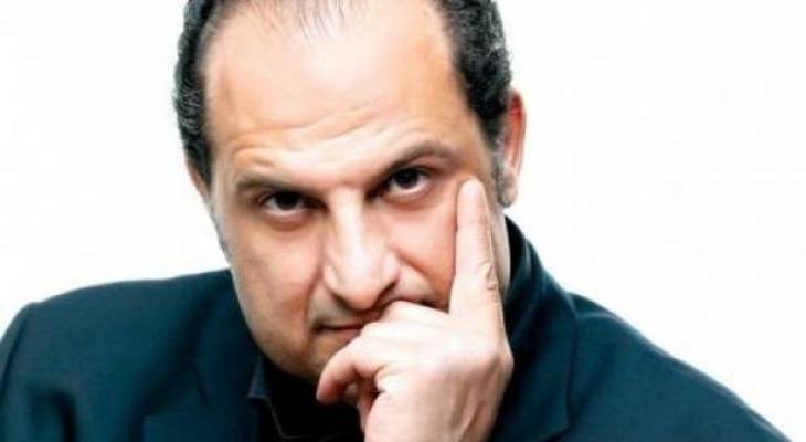 بالفيديو : خالد الصاوي يطلق النار على جمهور مسرحيته!!