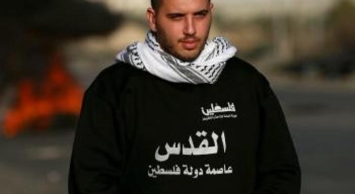الاحتلال يواصل احتجاز الصحفي بكر عبد الحق