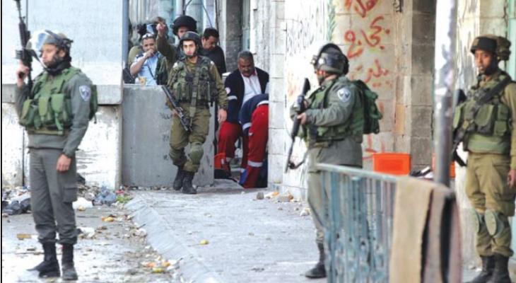 أصيب مواطن بكسور في قدميه بعد مطاردته من قبل جنود الاحتلال في القدس