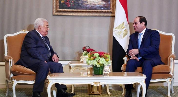 الرئيس "عباس" يجتمع مع نظيره المصري بالقاهرة