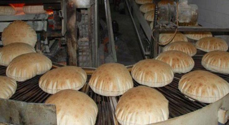 الاقتصاد بغزّة: سيتم زيادة وزن ربطة الخبز