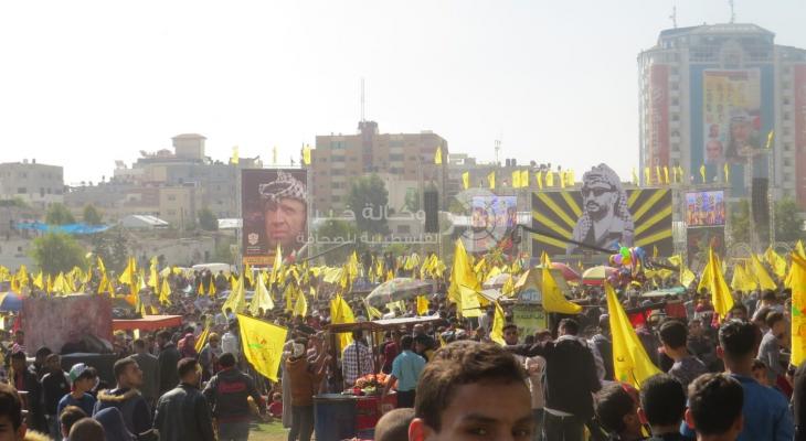 بالصور: بدء توافد آلاف المواطنين إلى ساحة السرايا لإحياء ذكرى استشهاد الزعيم عرفات