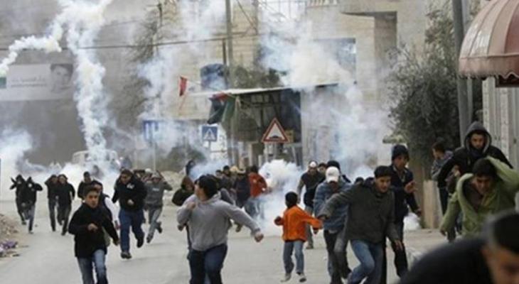 إصابات بالاختناق في مواجهات مع الاحتلال بـ"قصرة"