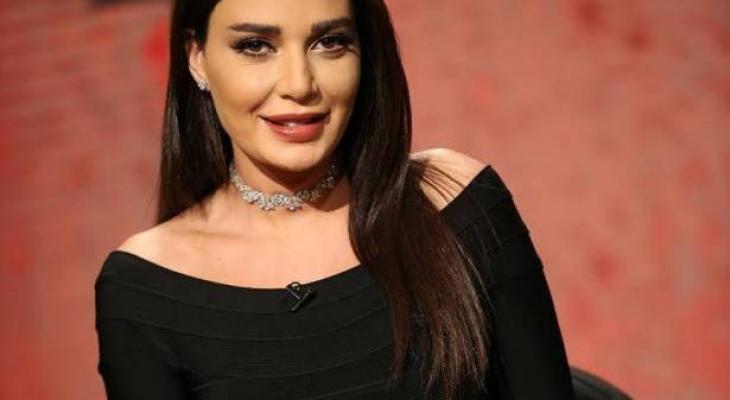 شاهدوا الصورة الأولى لسيرين عبد النور.. معالم الحمل بادية عليها!