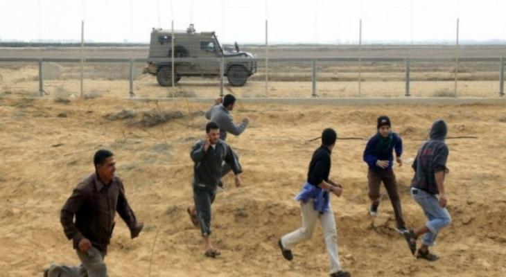 الاحتلال يزعم: شبان وضعوا علمين مفخخين على حدود غزة أمس