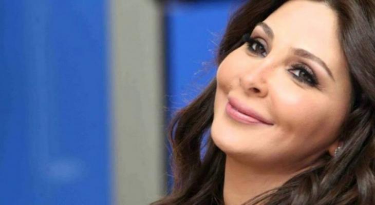 إليسا تعيش قصة حب.. وهذا هو الدليل