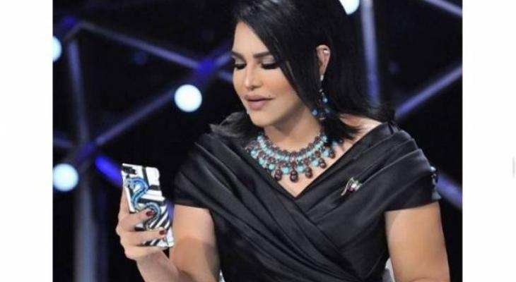شاهدوا بالصور :  هذا هو المشترك الذي تدعمه أحلام للفوز بـ Arab Idol.. مفاجأة!