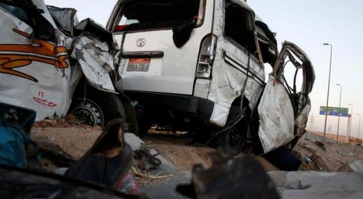 مصرع 10 أشخاص وإصابة 17 آخرين إثر حادث تصادم بالقرب من القاهرة