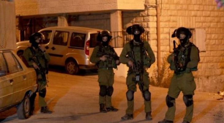 16382111590231393088