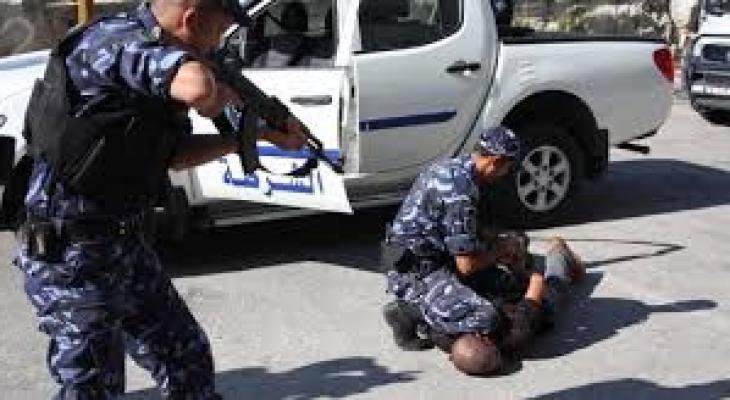 شرطة جنين تلقي القبض على ثلاثة أشخاص