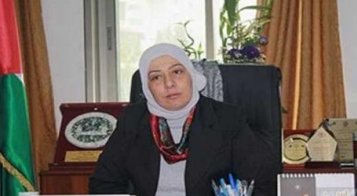المحافظ غنام تتفقد العمل في "مبنى الكلى" بمجمع فلسطين الطبي