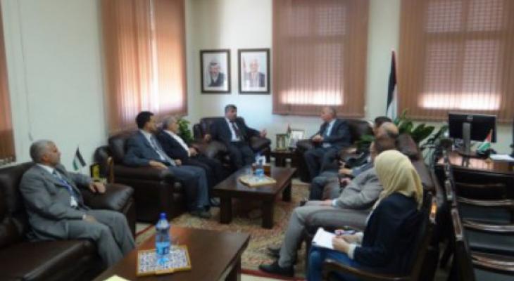 بلدية الخليل ووازرة الزراعة