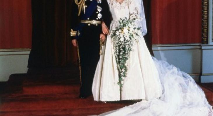 04-Prince-of-Wales-and-Diana-Wedding-Picture-431x500