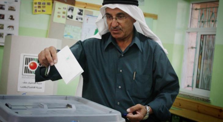 لجنة الانتخابات تطلع وفداً دولياً على آخر ترتيبات إجراء الانتخابات المحلية بالضفة