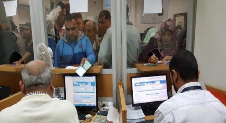 صحيفة تكشف عن شرط إسرائيلي بحرمان 2000 موظفاً من الحصول على الأموال القطرية