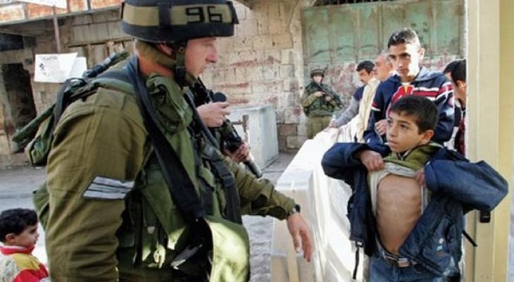بتسيلم يوثق المزيد من اعتداءات الاحتلال بحق فتية وأطفال فلسطينيين.jpg