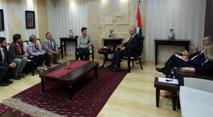 وفد بريطاني