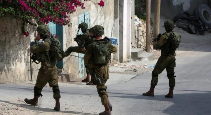 الاحتلال يقتحم منزل شهيد ويداهم عدة بلدات في القدس