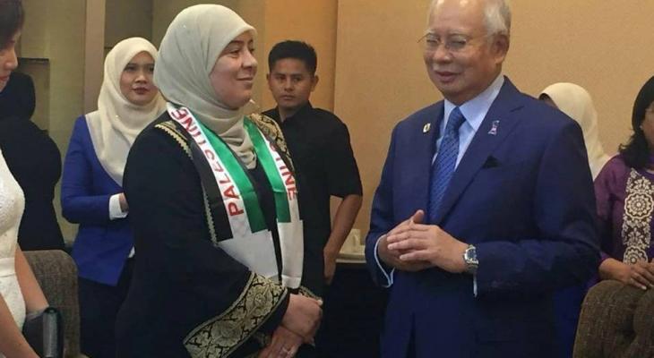 المحافظ غنام تطلع رئيس وزراء ماليزيا على انتهاكات الاحتلال بحق شعبنا