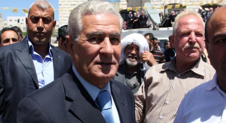 قطع رواتب عباس زكي فتح السلطة