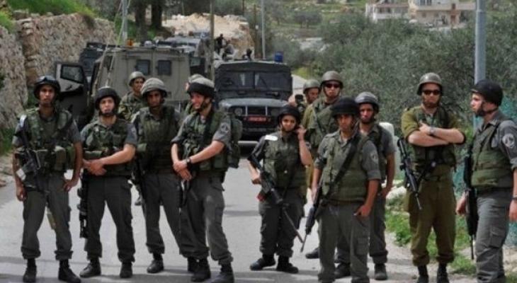 الاحتلال يغلق مدخل دير جرير
