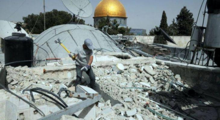 الاحتلال يُجبر مقدسي على هدم منزله بيديه