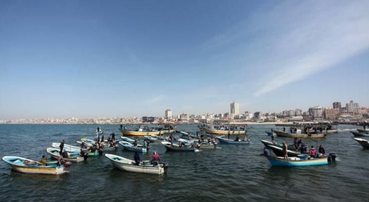 سلطات الاحتلال تقرر توسيع مساحة الصيد بغزة إلى 9 أميال نهاية الشهر الجاري