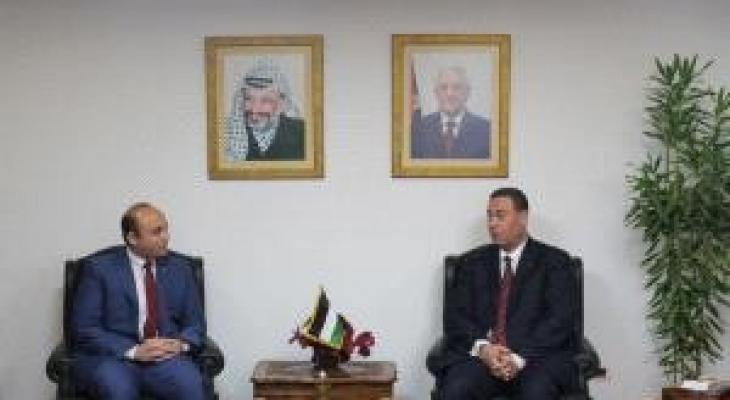 الرئاسة المصرية تقدم التهاني لسفارة فلسطين بذكرى إعلان الاستقلال.jpg