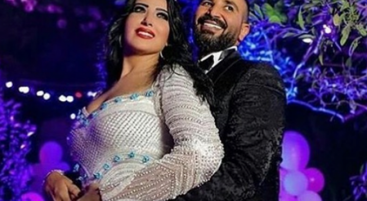بالصورة: بعد زواجهما... هكذا كان الظهور العلني الأول لأحمد سعد وسمية!