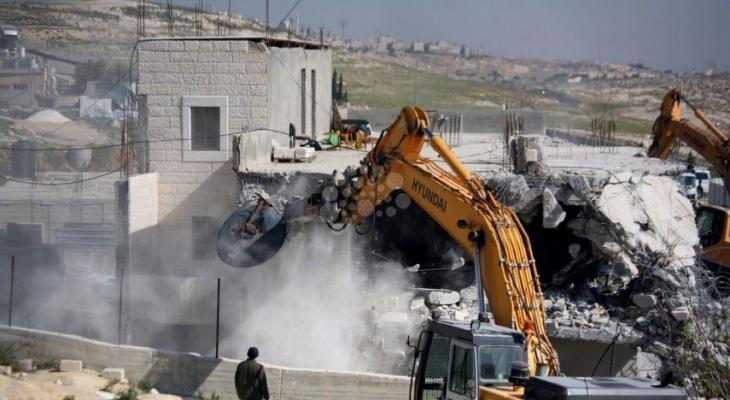 هدم بركسات للخيول وغرفة تعود للمواطن الشوبكي في القدس