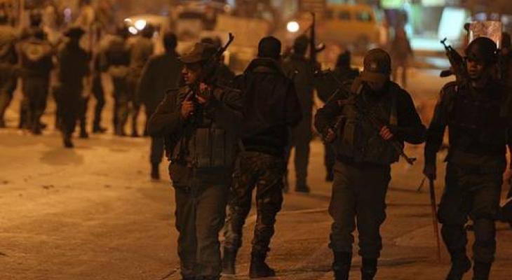 فجراً: اشتباكات عنيفة بين مسلحين وأجهزة الأمن في نابلس