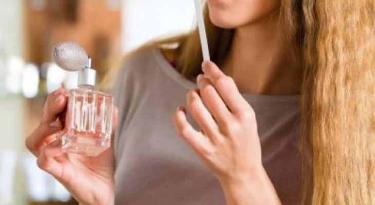 كيف تختارين عطراً جديداً.. الحيلة 3 لا تخطر في البال!