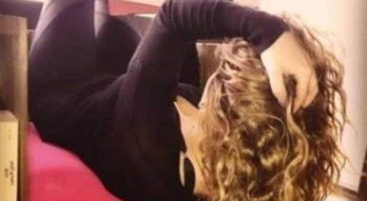 خمنوا من الفنانة اللبنانية الشهيرة في هذه الصورة ؟