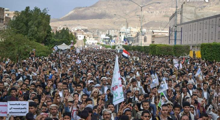 الآلاف يتظاهرون في صنعاء تنديدا بجرائم الاحتلال
