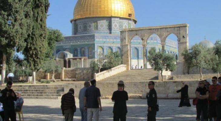 الاحتلال يبعد 3 حراس عن المسجد الأقصى 15 يوما