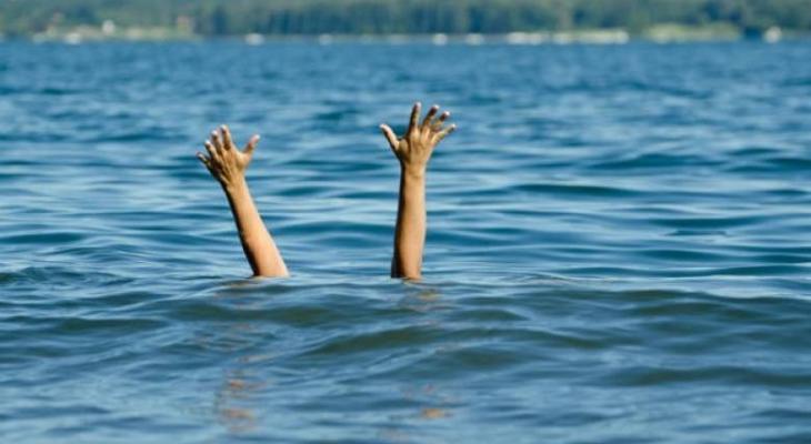 مصرع طفل غرقاً في بركة سباحة بغزة.jpg