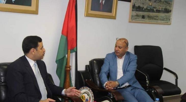 أبو هولي يُطلع السفير الأردني لدى فلسطين على آخر التطورات السياسية