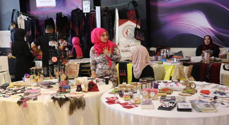 بالصور: افتتاح "بازار" نسائي ضمن مشاريع تعزيز المرأة بغزة