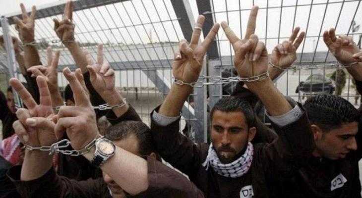 نادي الأسير: حالة من التوتر الشديد تسود أقسام الأسرى داخل سجون الاحتلال