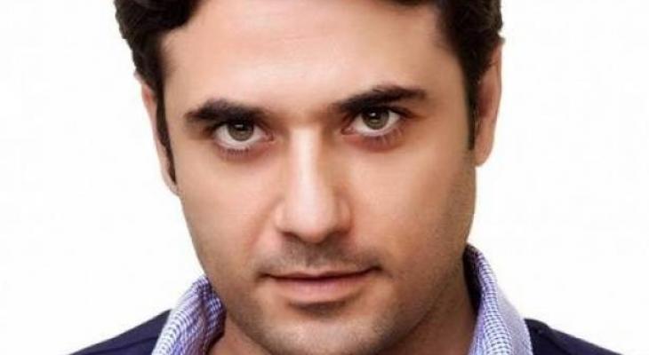 أحمد عز في حمام السباحة مع نجمة مصرية شهيرة ما العلاقة بينهما؟