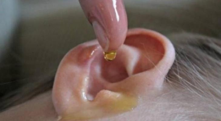 لن تصدق ماذا يحصل بعد وضع قطرات الزيت داخل الأذن؟