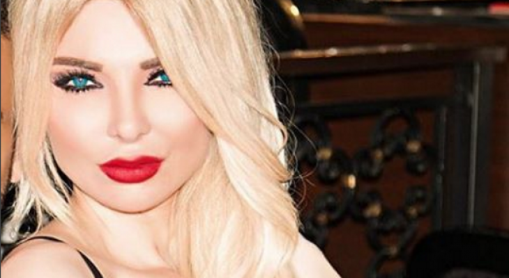 بالصور: ميريام كلينك تعود إلى لبنان من مصر برفقة شابين مفتولي العضلات